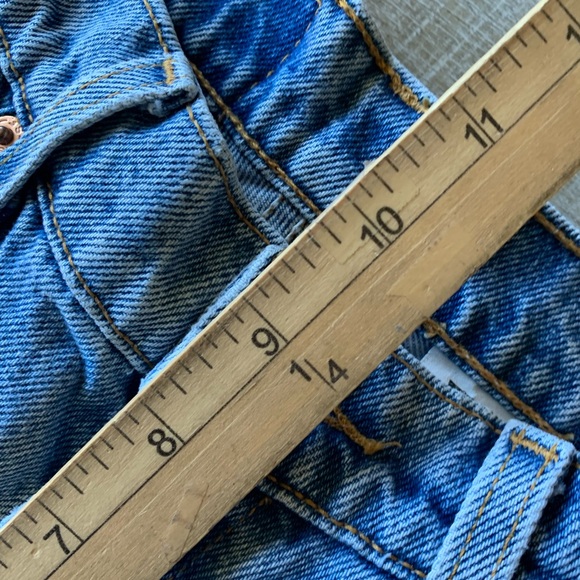 Vintage 90s Levi's 560 Loose Fit Straight Leg Womens Jr 5 S Distressed 26x28.5 - Picture 9 of 13